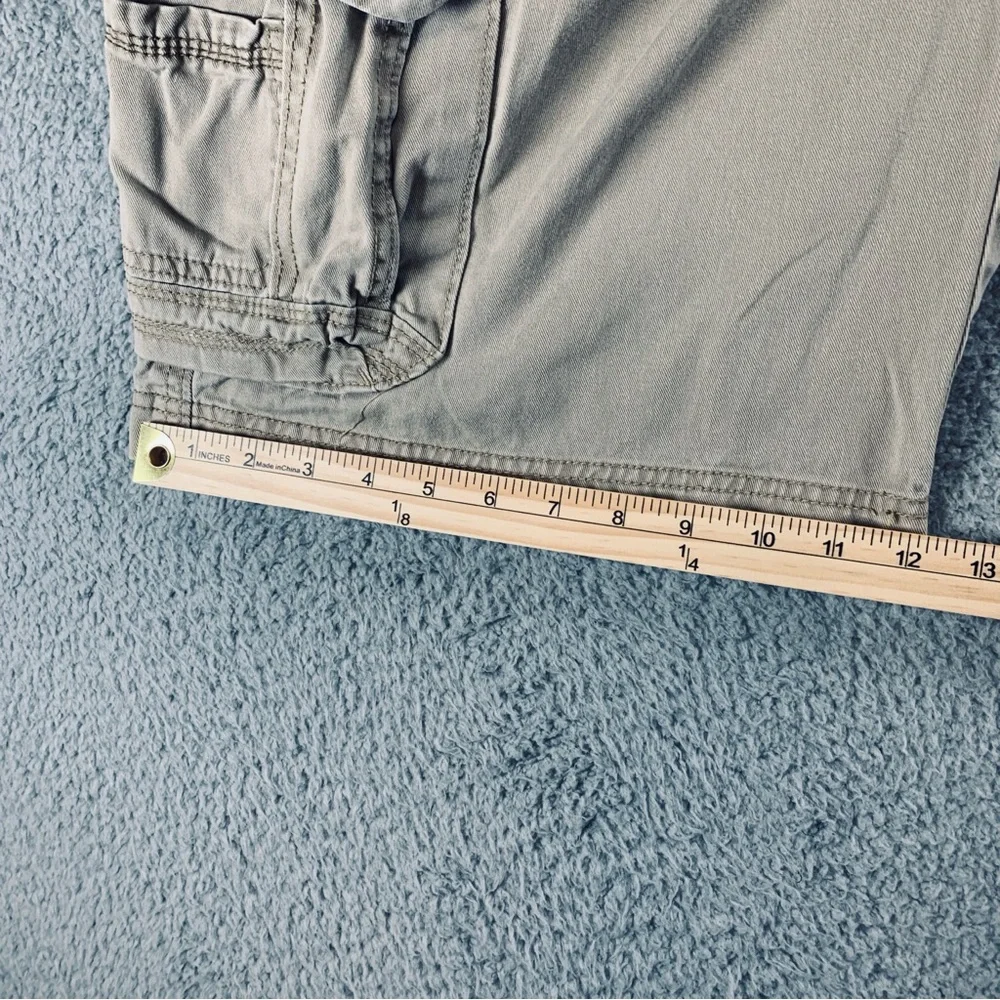 Unionbay Cargo Shorts Men's 8 Pockets‎ 100% Cotton Khaki Size 38 Inseam 10.5